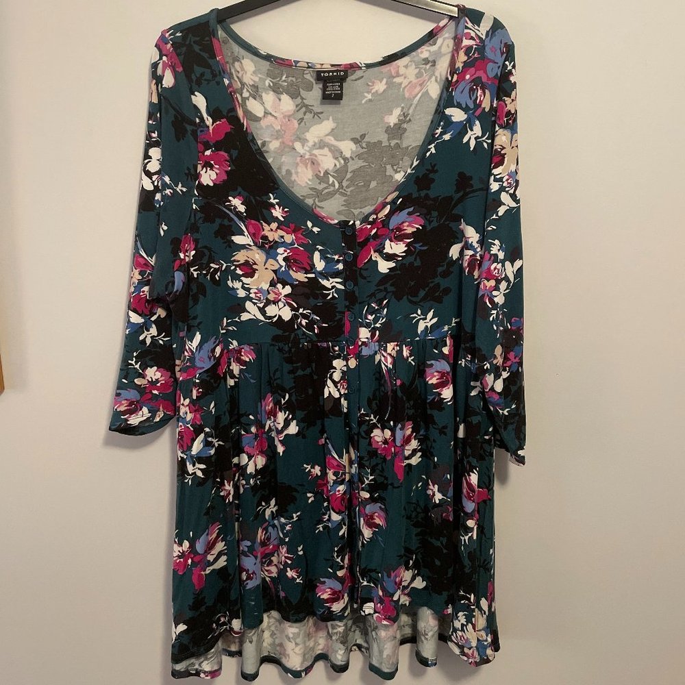 Torrid size 2 green floral babydoll shirt